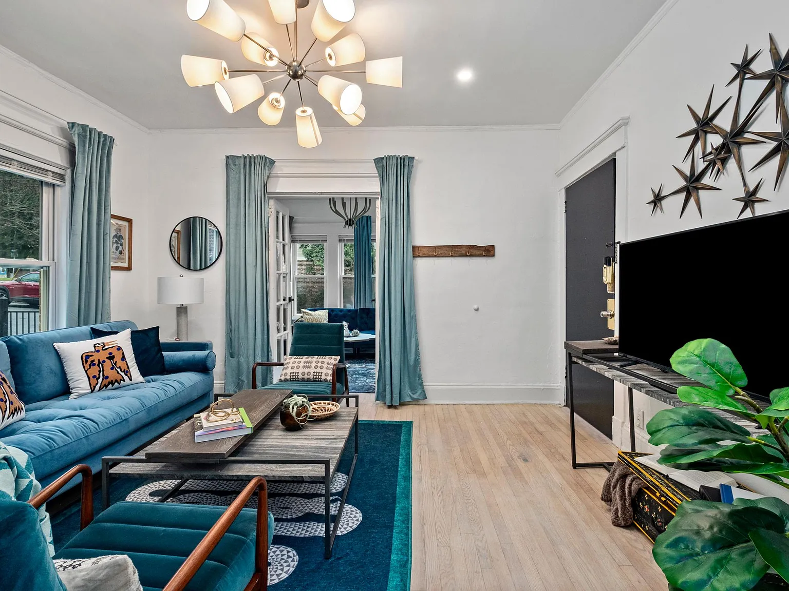 1 bed, 800 sqft, $1,900 — Photo 3