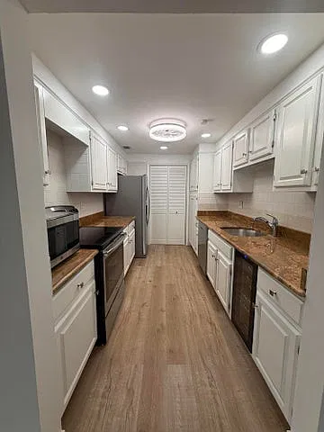 859 Jeffery St — Photo 3