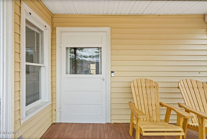 2nd image of 8121 Lakeshore Drive