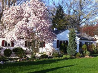 30604 Maple Dr, Bay Village, OH