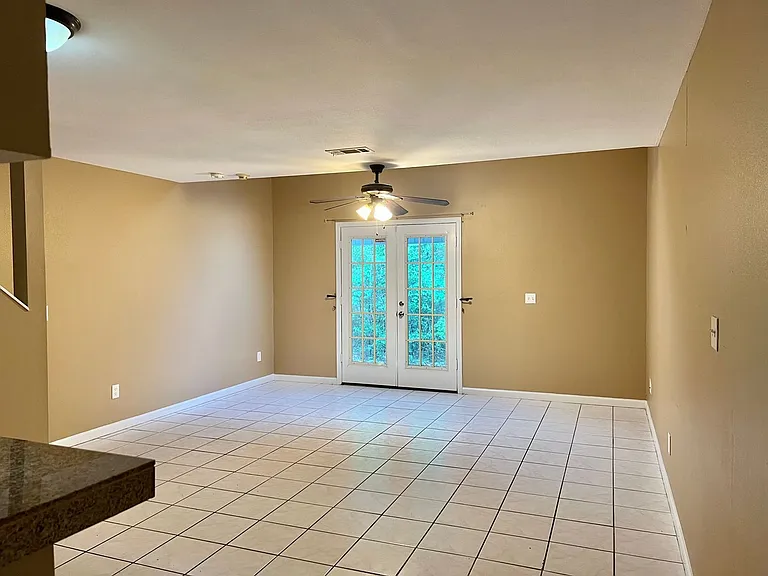 2186 Timberwood Cir N — Photo 5