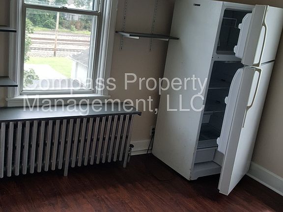 3rd image of 410 Main St #B