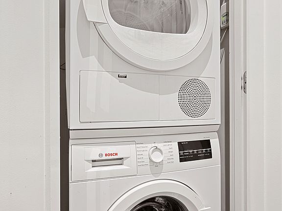 5th image of 306 E 89th St APT 2d