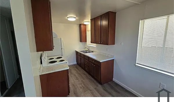 2 bed, 724 sqft, $2,275 — Photo 2