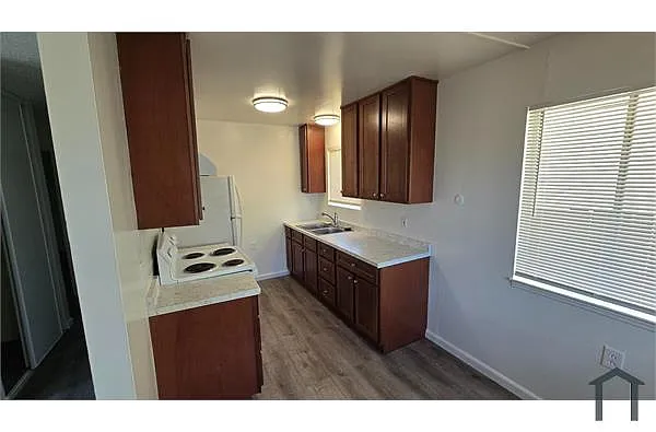 Building Photo - 2334 Bonar St #1