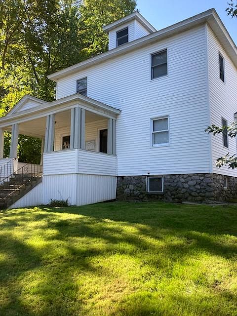 2nd image of 48 Shattuck St