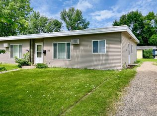 2312 6th Ave N, Grand Forks, ND 58203