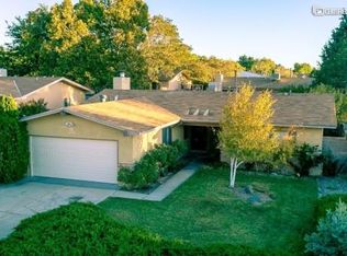 8912 Rough Rider Rd NE, Albuquerque, NM 87109