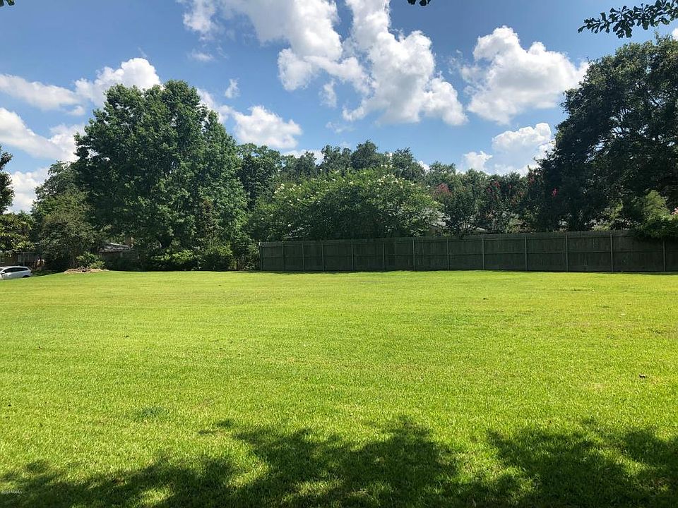 1st image of 512 Laurence Ave