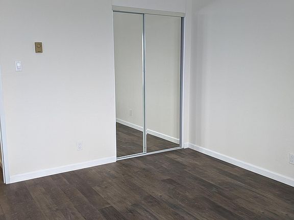 4th image of 150 Gardenside Dr #202