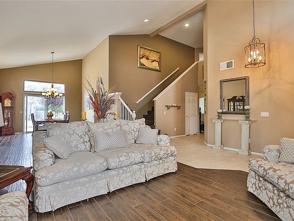 4th image of 13922 Cheryl Creek Dr