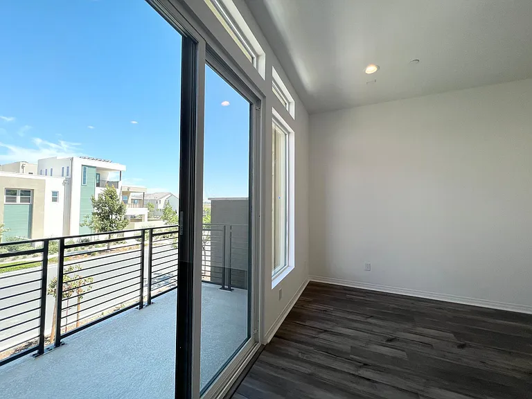 207 Merit — Photo 17