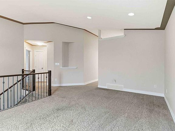 4th image of 245 N Elm St