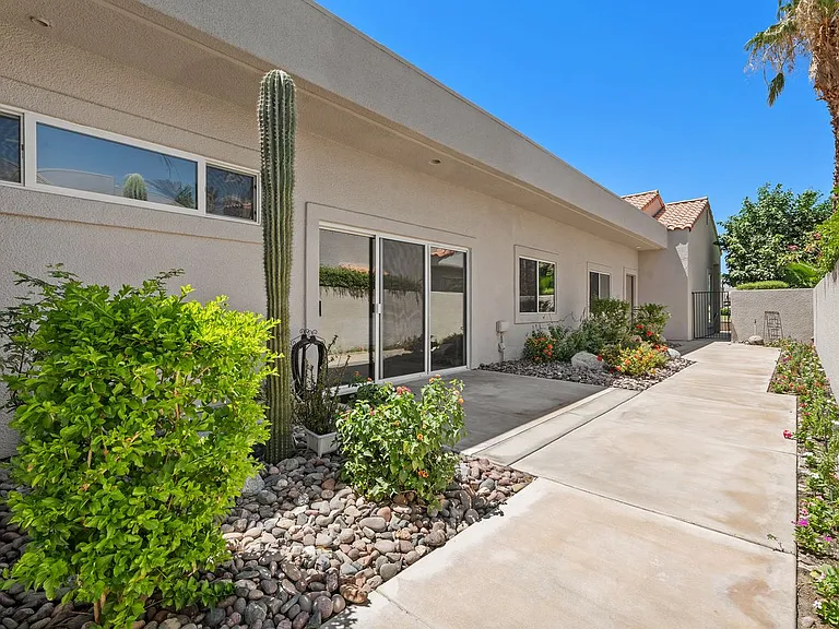 48 Pebble Beach Dr — Photo 38
