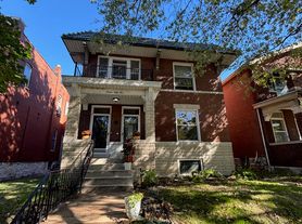 755 Dover Pl, Saint Louis, MO