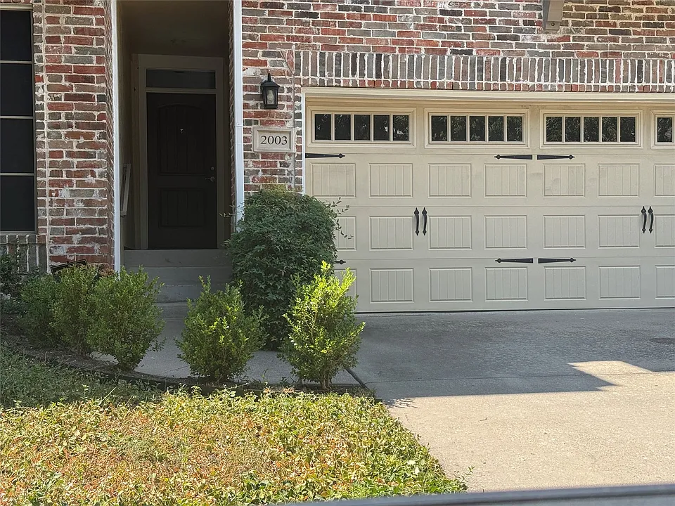 2003 Garden View Ln
