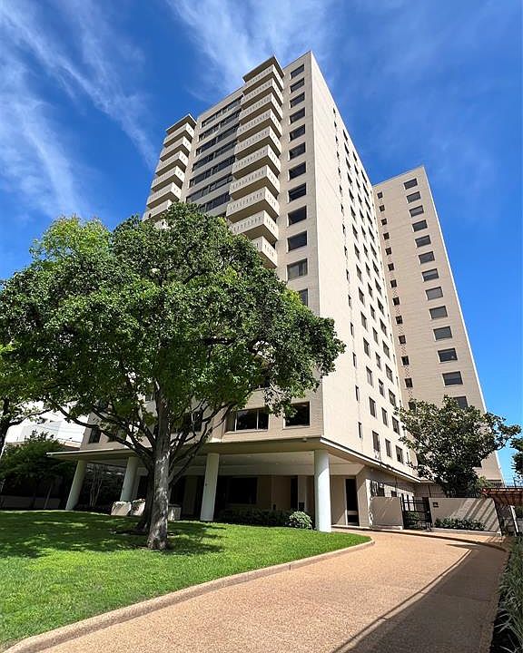 1st image of 1400 Hermann Dr Unit 4H