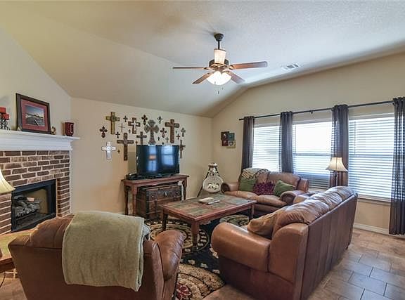 4th image of 419 Cotton Bend Trl