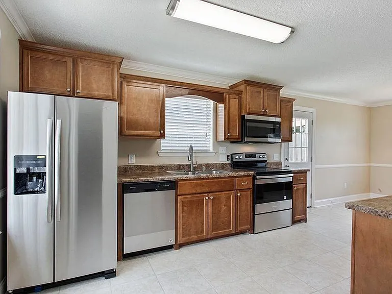 721 Cindy Ln — Photo 11