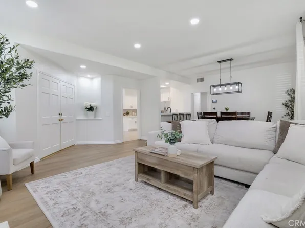272 Fieldstone Way APT A, Simi Valley, CA 93065