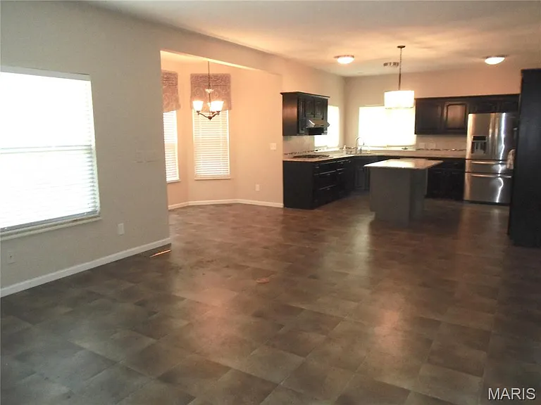 1109 Peachtree Ct — Photo 8