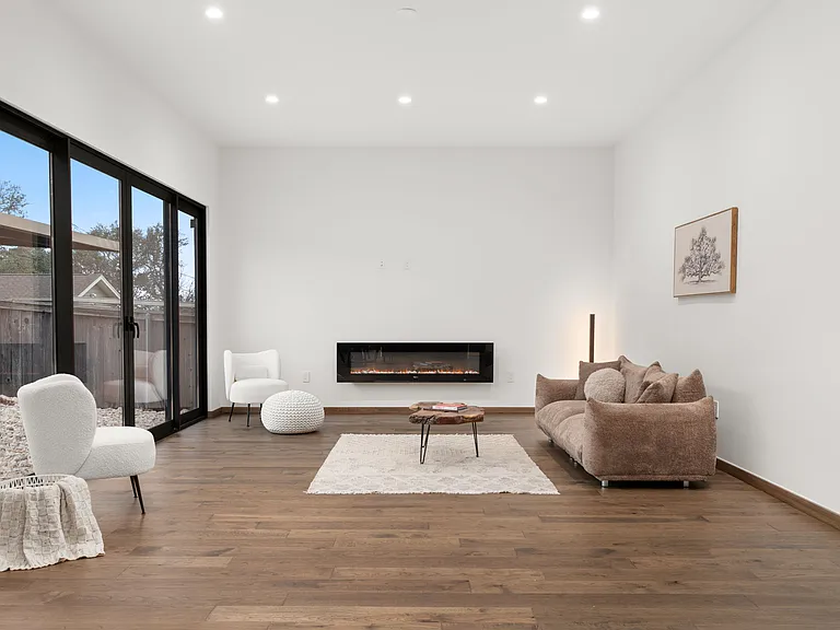 2915 Chisholm Trl — Photo 5