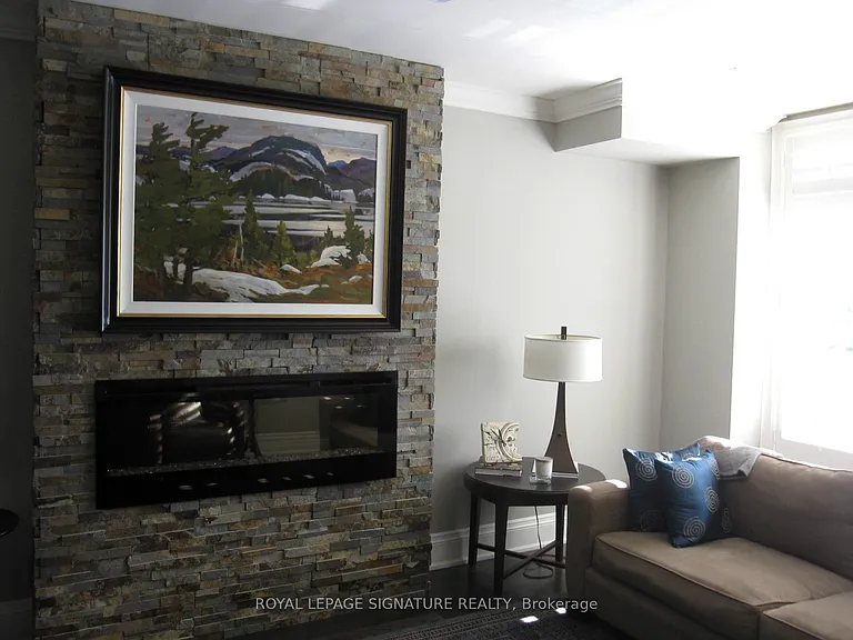 18B Algoma St — Photo 46