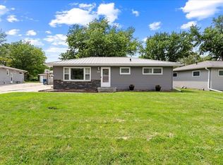 111 Desoto Ave, Waterloo, IA 50701