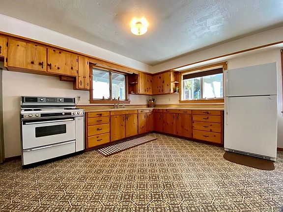 4th image of 1541 2nd St #29