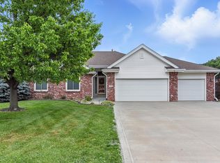 1719 N 211th St, Elkhorn, NE 68022
