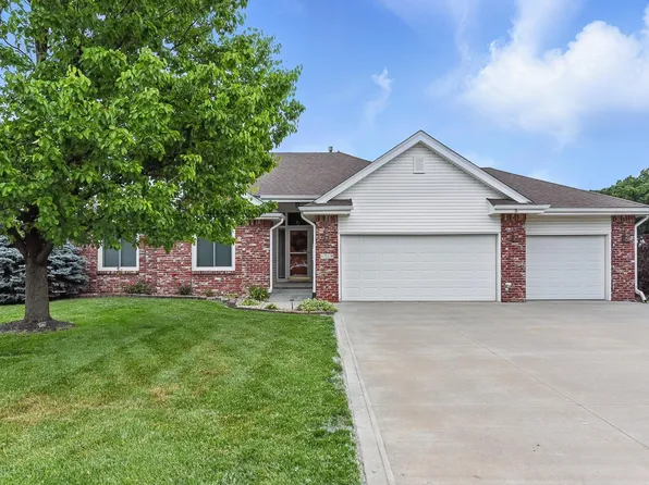 1719 N 211th St, Elkhorn, NE 68022