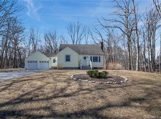 161 Elm St, Monroe, CT 06468