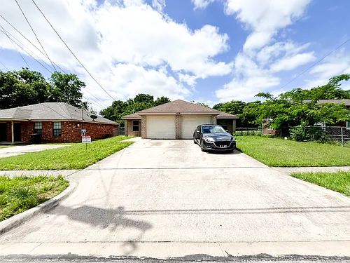 418 W Green Ave #A Photo 1