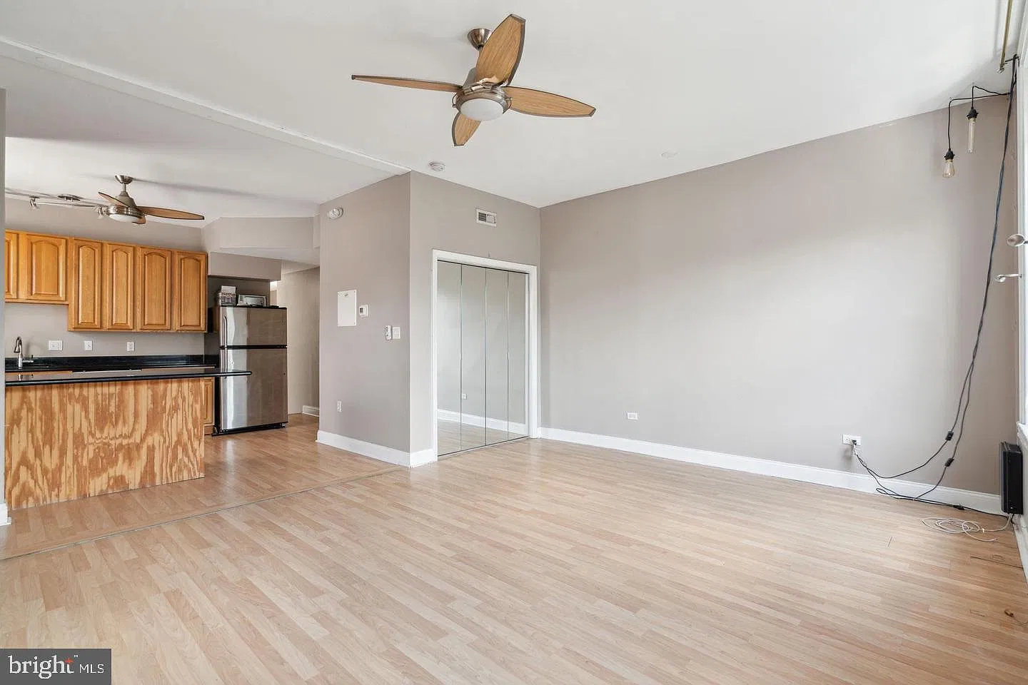 3 bed, 1.0 bath, 1200 sqft, $1,275 — Photo 4