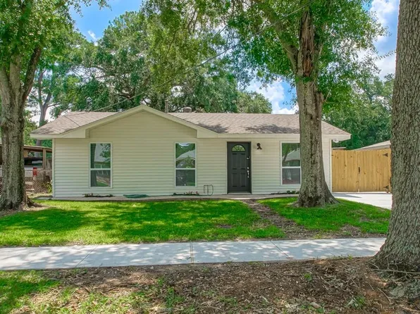 677 Wiegand Dr, Bridge City, LA 70094