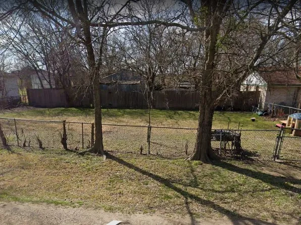 11716 Red Bud Ln, Balch Springs, TX 75180