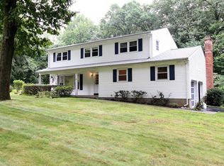 10 Jacqueline Rd, Monsey, NY 10952