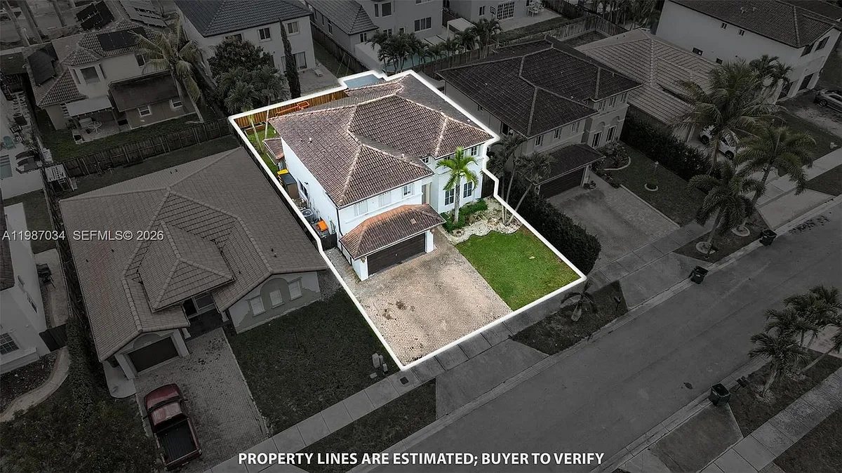 Building Photo - 15874 SW 138th Ter #1
