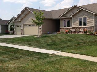 800 SE Finch Cir, Waukee, IA 50263