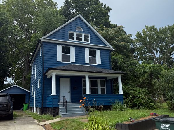 582 Wooster Rd N
