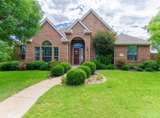 1733 W Point Dr, Carrollton, TX 75007