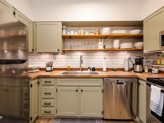 5th image of 2806 Suncrest Rd APT 10