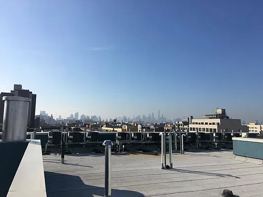 Rented by Manhattan Management LLC | media 30