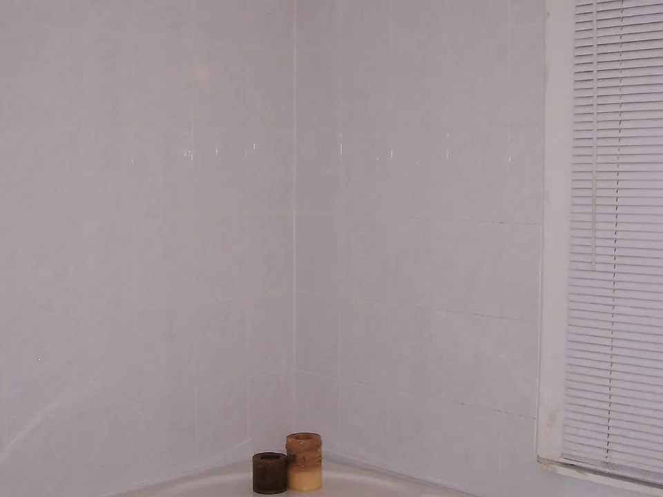 Apt3 Ba 1/Garden tub