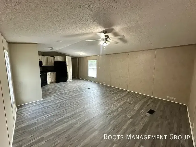 101 Stoney Creek Dr #15 — Photo 3