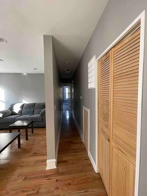1 bed, 800 sqft, $1,200 — Photo 2