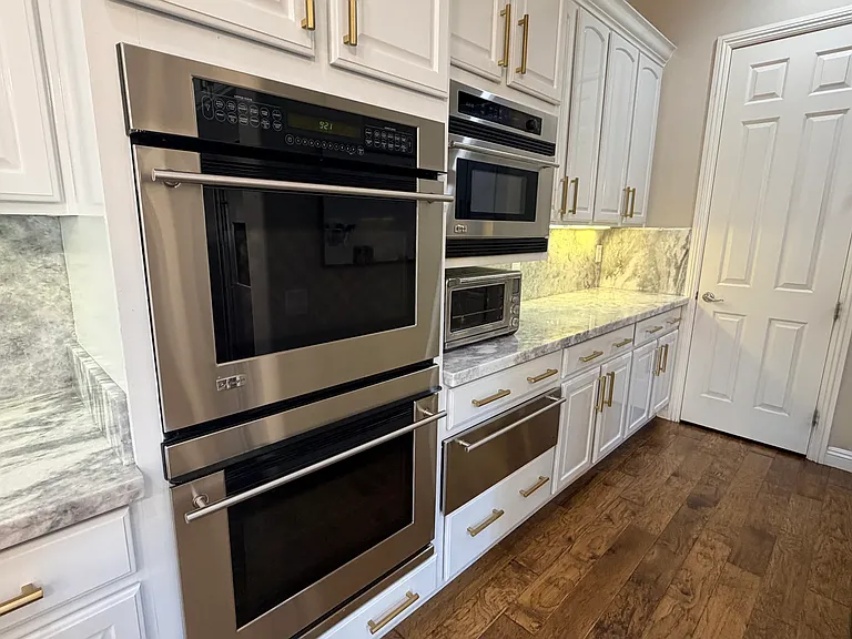 Double oven, Advantium oven/microwave combo, warming drawer, baking counter