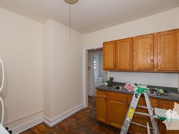5th image of 2944 N Albany Ave #2946-3W