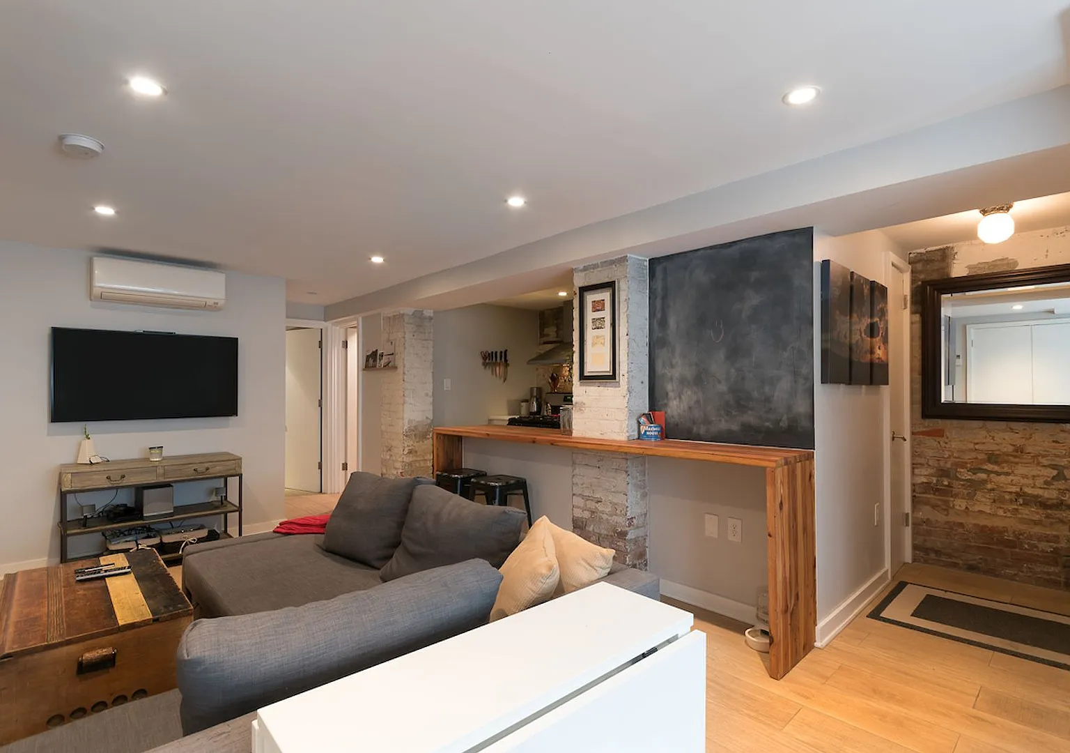 929 R — Photo 2