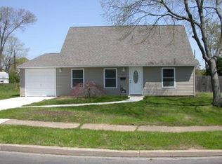 49 Crown Rd, Levittown, PA 19057